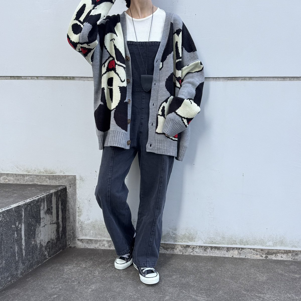 copine_select's tweet photo. オーバーサイズなミッキーマウスカーディガン♡
カーディガン
https://t.co/FtlYQQkbC4

サロペット
https://t.co/UNAzEZJpf2

キャップ
https://t.co/0DSnyV8yYX

#ミッキーマウス　#mickeymouse #disney #fashion #disneyfashion #ニットカーディガン　#大人可愛い https://t.co/4KK3df7vM2