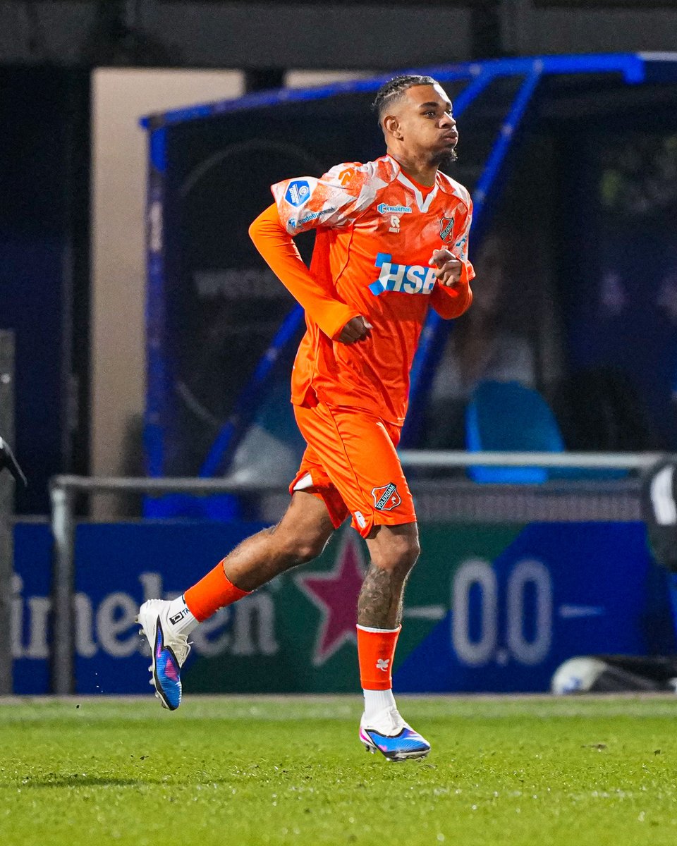 fcvolendam's tweet photo. 🔵⚪ ✘ 🟠⚪
🆕 Juninho in 𝗢𝗥𝗔𝗡𝗝𝗘!
👏 Gefeliciteerd met je debuut, Juninho!
#PECVOL | #WêiBinneVòlledam https://t.co/zA1snRKdbg