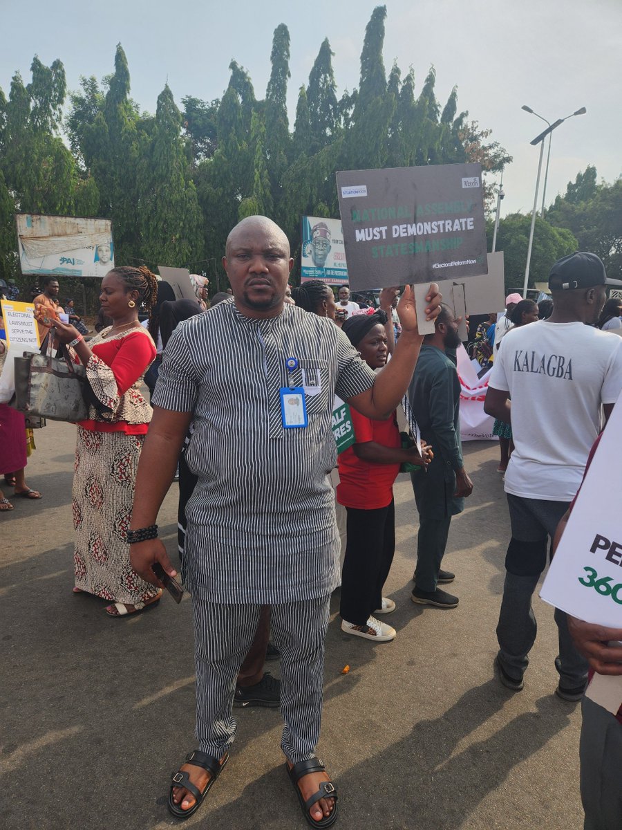 Kimpact_Global's tweet photo. Today, we stand alongside citizens at the #OccupyNASS protest calling for stronger electoral reforms, especially the inclusion of mandatory real time electronic transmission of election results in the Electoral Act Amendment Bill.

We call on the National Assembly to ensure the Electoral Act Amendment Bill includes clear, enforceable provisions for result transmission and strengthens democratic integrity.

The citizens are watching.

#ElectoralReform #YERPNaija #YPP