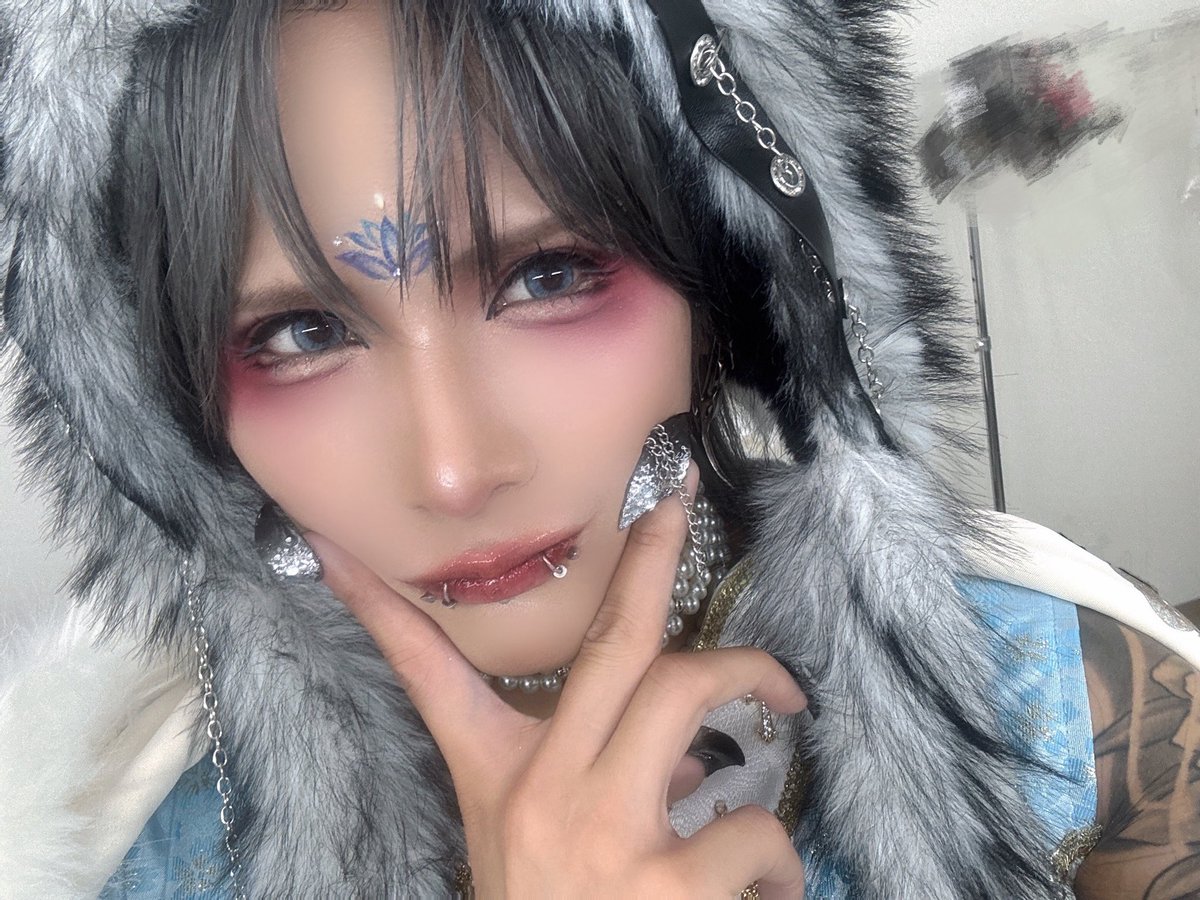 Royz 昴さんの生誕撮影のヘアメイク入らせていただきました