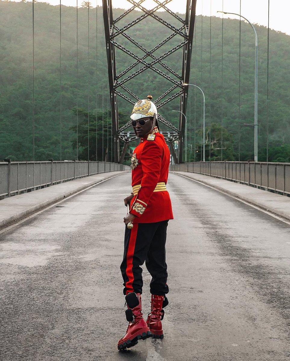 Creatizine Magazine tweet media