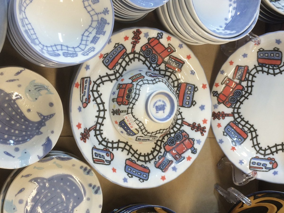 d0n9ramii's tweet image. 나 성수 걸어가다가 이곳을 자만추 ,, 해서 정신 놓은 채로 구경하다가 그릇 구매함 🥹🤍진짜 저렴하고 예쁜거 너무 많아요 ㅠㅅㅠ (!!!!