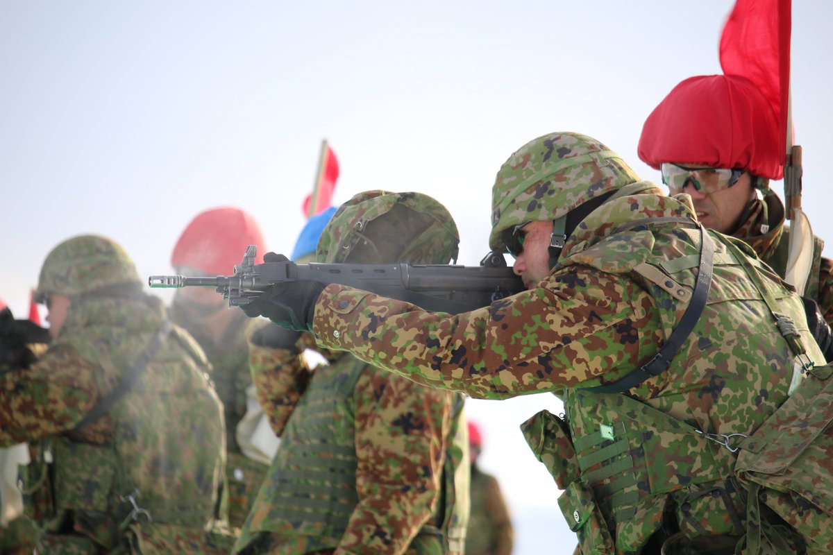 第7後方支援連隊 は小火器射撃競技会を実施しました。 真冬の極寒の