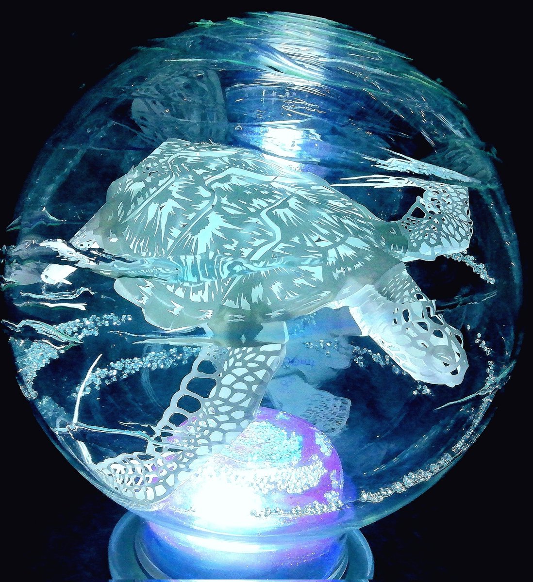 pwl_event's tweet image. ／／
#ペーパーワンダーランド2026
大注目のペーパーアートイベント遂に京都で開催‼️
🚩2/21〜22開催
＼＼
出展アーティストのご紹介
【カミヤ・ハセ】
@kamiyahasse1
切り絵を使って立体的な生き物を制作している作家さん♪なんとも優美で繊細な立体切り絵にうっとりです🥰
kinko-ad.co.jp/event2026/