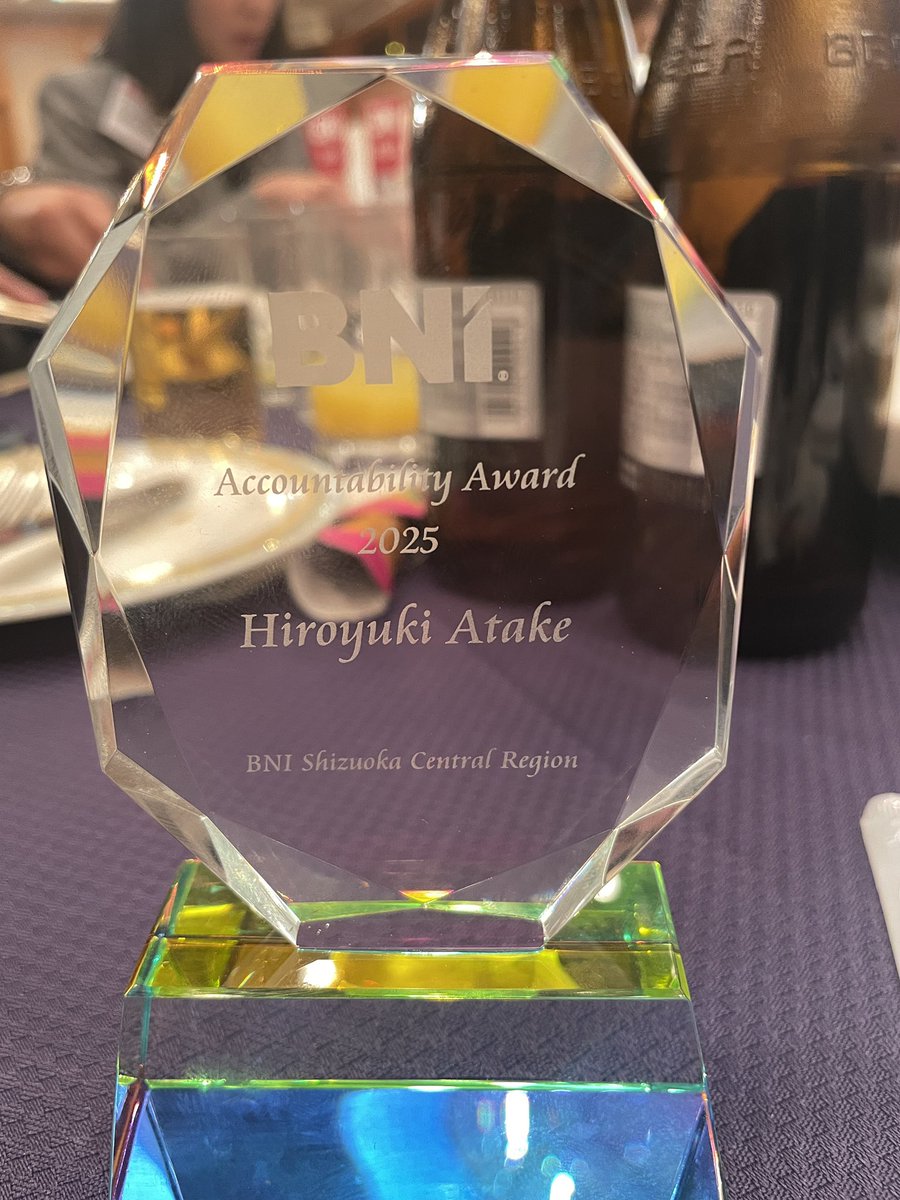 hiro12148's tweet photo. 去年に引き続き、BNI静岡中央リージョン
ビジター招待で1位を取りました。
昨年に引き続き、2連覇しました。😃
今は私が所属しているインテグラルチャプターは
トラフィック全国1位です。😃
毎週水曜日6:30-8:30までになります。
よかったら
ビジター参加はいかがしょうか？
#BNI
#BNIは参加しないと https://t.co/glx3uXHsQQ