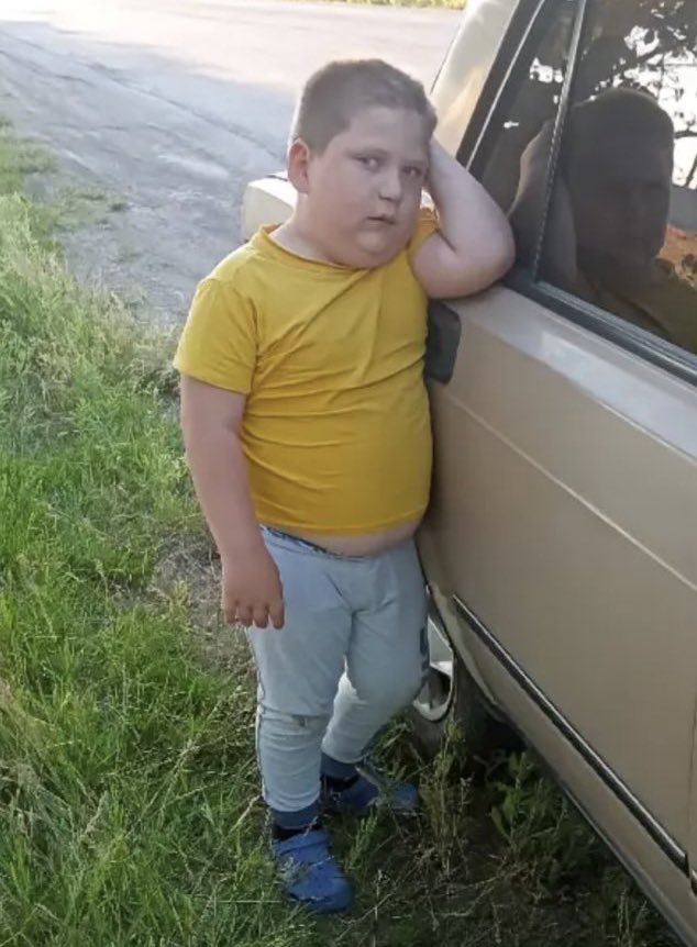 Jimbo666xL's tweet photo. Nos acaban de robar en casa, menos mal que estamos fuera, estamos todos devastados menos mi hijo de 6 años. 

Yo extrañado le pregunte: hijo, no estas triste? Se han llevadado la tv las consolas etc.

Mi hijo: tranquilos, que los libros no se los han llevado. 

 Foto de mi crio: