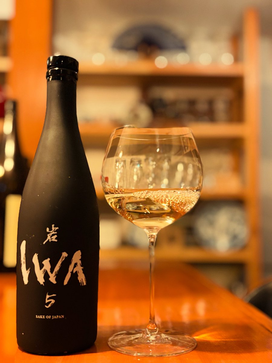 ちょっといい日本酒、抜栓中
自分へのご褒美に一杯どうぞ
理由はいらない夜もある

I love出汁と燗酒
日本酒bar畠山

通常営業
平日 18:00〜3:00
火　18:00〜24:00
土・日・祝 15:00〜24:00
固定電話 不通につき、ご予約はDMで