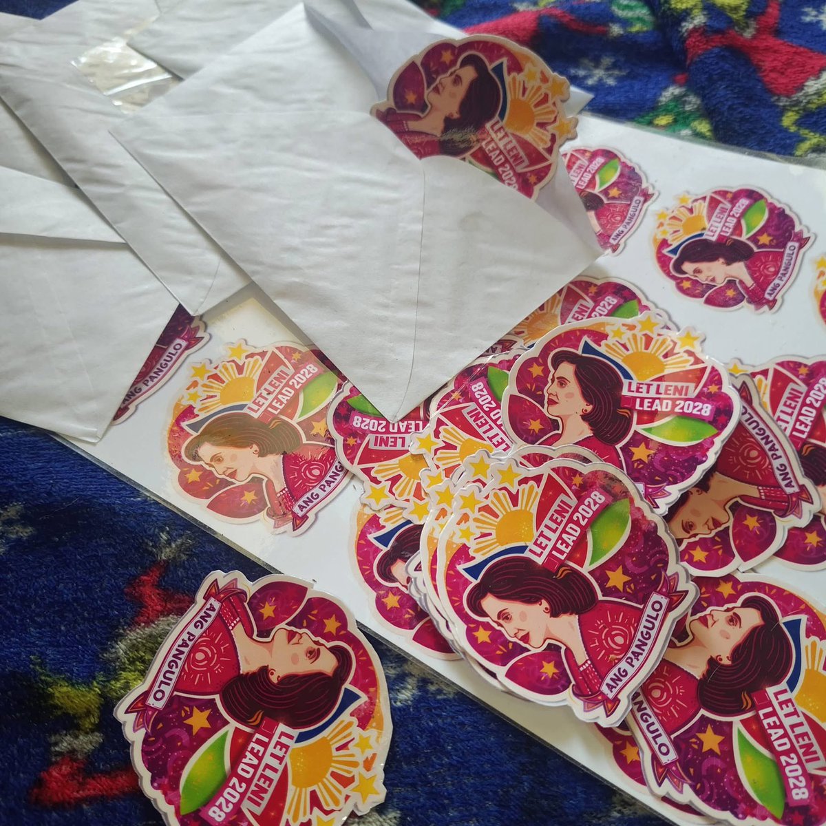 LTeomezorrat's tweet photo. RUN LENI RUN OPERATIONS CONTINUE🇵🇭

YAGE 2024 Page is glad to report that the #Leni2028 Stickers and Pins are now OUT! Deliveries all throughout Metro Manila for now, but we plan om scaling up operations NATIONWIDE REAL SOO!

LET’S DO THIS🇵🇭🔥 https://t.co/hIowk9nQwT