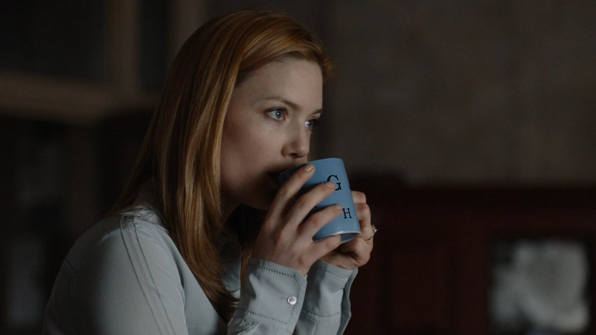 And what do you call a person who helps a dunker dunk a bit more?🤭 #Robin #Strellacott #Strike