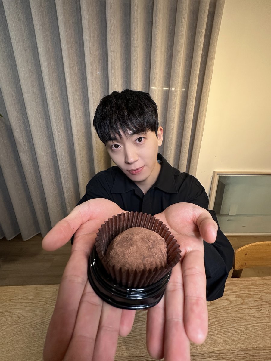 [💫]
부끄러우니까 얼른 받아줘

#TEENTOP #틴탑