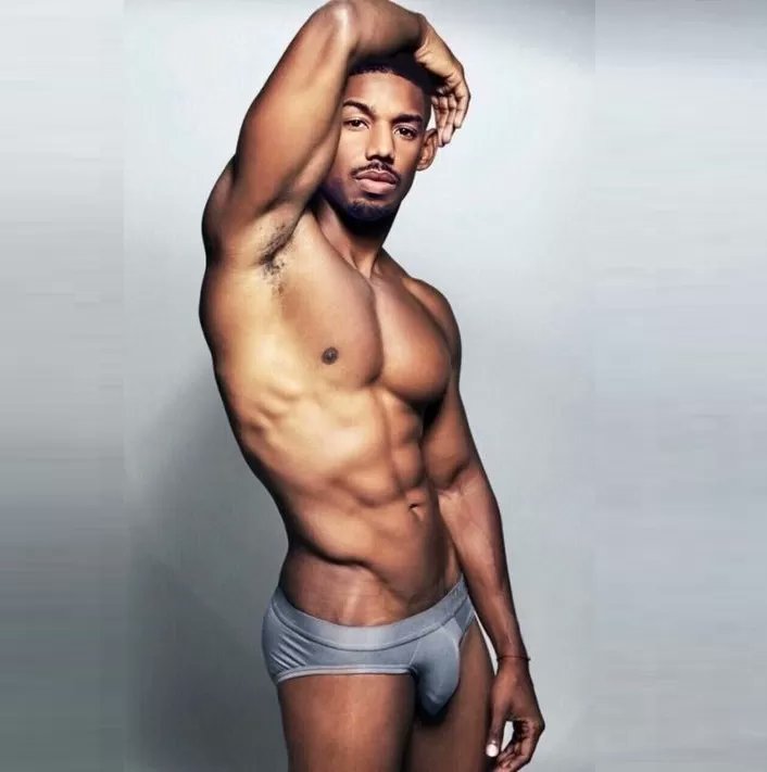 Michael B. Jordan celebra hoje 39 anos! Parabéns! 🎉🥳