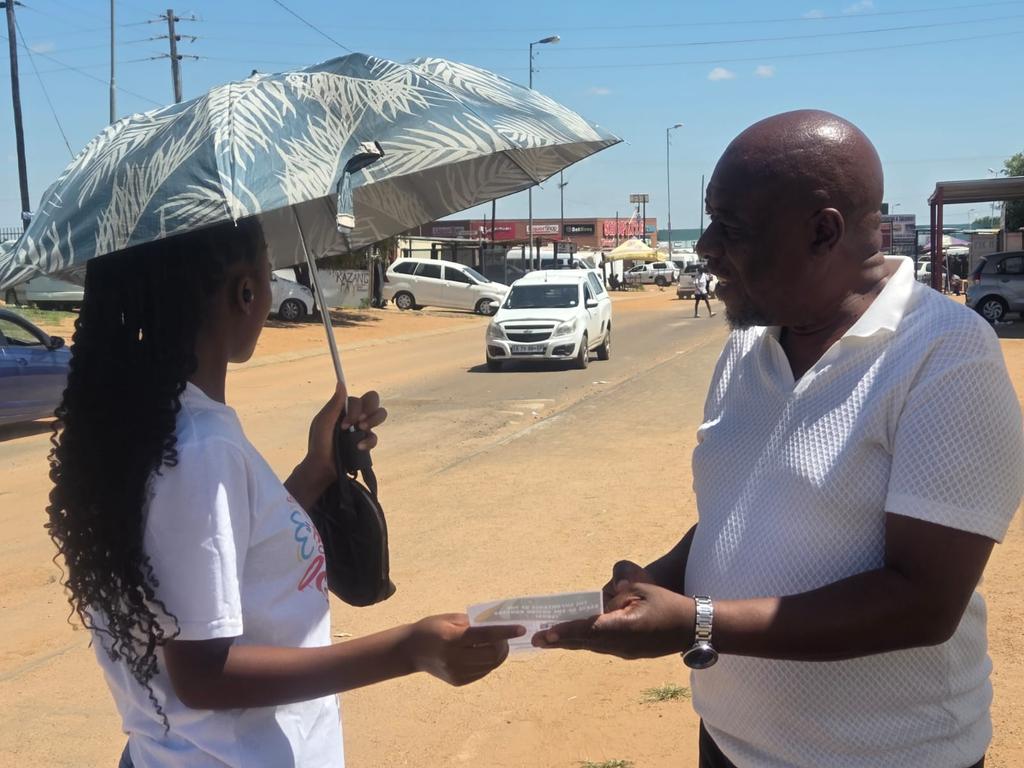 GCISGauteng's tweet photo. #SoNA2026 Pre-SONA Roadside Activation underway in Hammanskraal, George Moeketsi is engaging learners and Community members
#SoNA2026
#GCIS
#GovZAUpdates @CityTshwane @CityofJoburgZA @GautengProvince @GovernmentZA @GCIS_IRC @ParliamentofRSA https://t.co/od9AX9dBSP