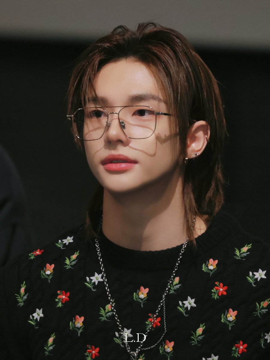 260208 CGV 무대인사
현진 배우님🤭

#현진 #Hyunjin 
#StrayKids #스트레이키즈