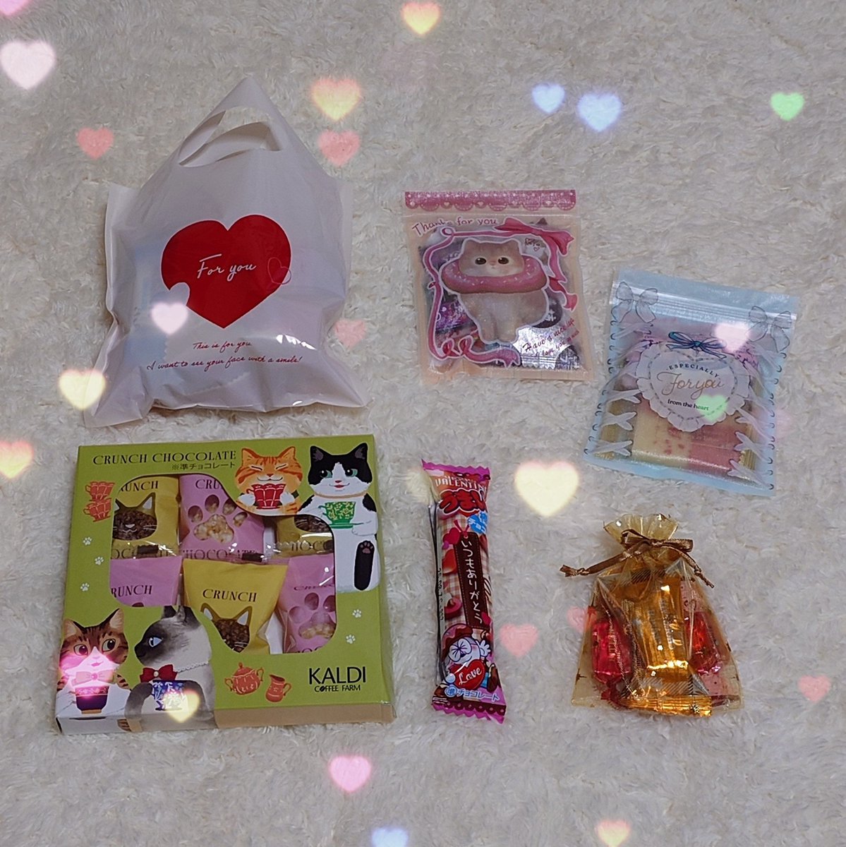 hvNOojlp0G5dE8P's tweet photo. とっても楽しかった推しのライブ💕
新しいグッズもしっかりGET👍
ただ、缶バッチのゆうさんだけ出せなかったから次回リベンジ(ง •̀ω•́)ง
そしてloversの皆様からお菓子いただきました✨お久しぶりの方や初めましての方に声をかけてもらってとっても嬉しかったです🥹
#RT2
#ALECX https://t.co/sI6rQo17T6