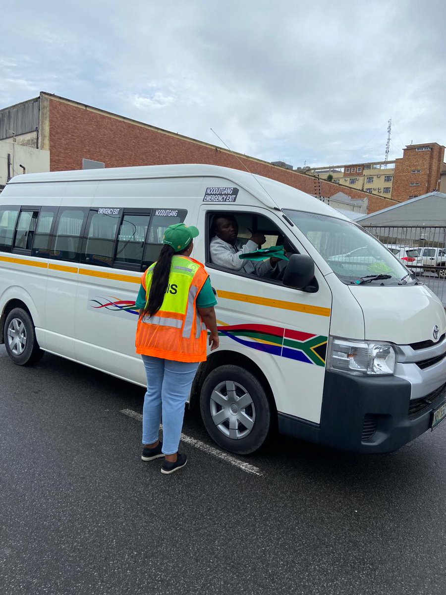 GCIS_ECape's tweet photo. Government Communication and Information System (GCIS) in the Buffalo City Metropolitan Municipality conducted a PRE-SONA Road Intersection Blitz Activation in Cnr Fleet and Buffalo, KuGompo.
#GCIS_EC
#GCISFORYOU #GovZAUpdates
#SONA2026 https://t.co/iTpR3KK6vv