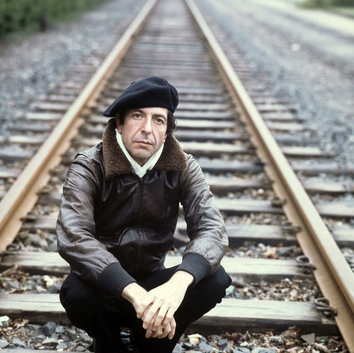 ankorinclan's tweet image. Dijo una vez Leonard Cohen: "Todo lo que han encontrado favorable en mi obra viene de esta tierra. Toda mi música nació de seis acordes que me enseñó un joven español, un extraño que estuvo en mi vida solo tres días y después se fue para siempre. Nunca antes había contado esto en…