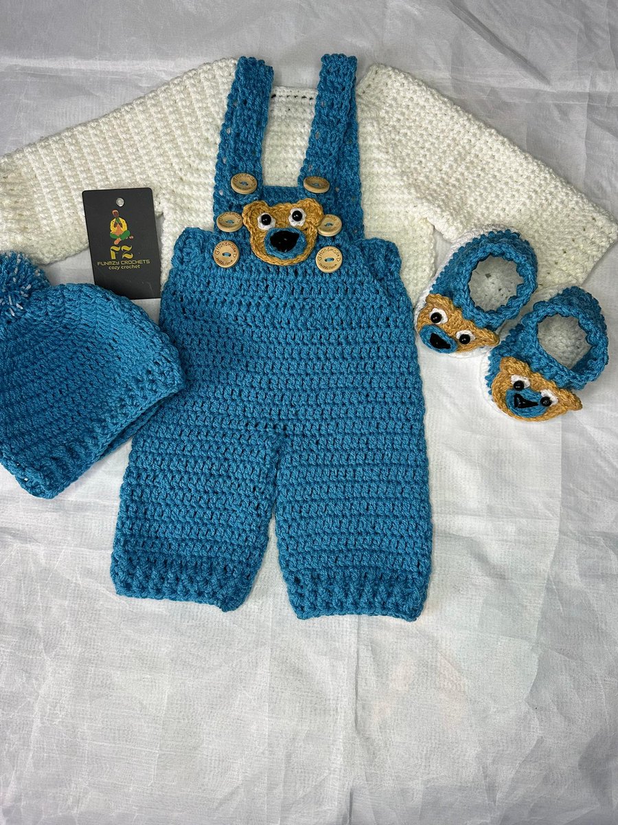 Funmilayo5_'s tweet photo. Baby crochet set for 0 to 6 month old 
DM to order yours https://t.co/P8UCnt9g4Z