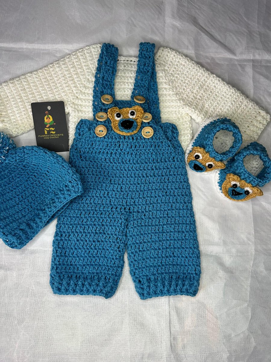 Funmilayo5_'s tweet photo. Baby crochet set for 0 to 6 month old 
DM to order yours https://t.co/P8UCnt9g4Z