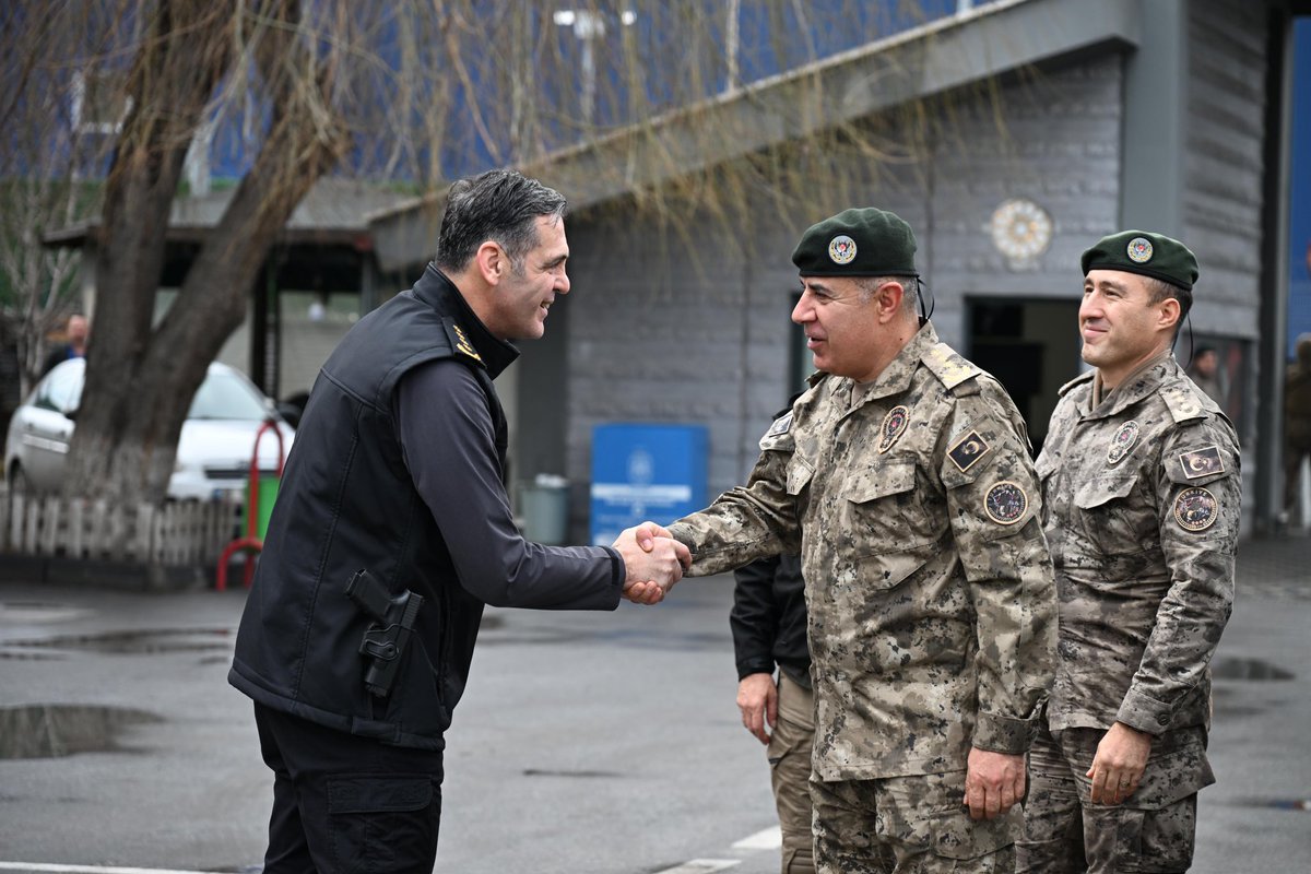 İlimiz ziyaretleri kapsamında Özel Harekat Başkanı Sayın Ünsal HAYAL’i, İl Emniyet Müdürümüz Sayın Atanur AYDIN, Özel Harekat Şube Müdürlüğü Yerleşkemizde karşıladı.

<a href="/ayd_atanur/">Atanur Aydın🇹🇷</a>
