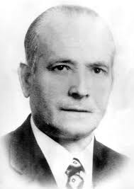 ConsuorF's tweet image. #TalDiaComoHoy 1976 #ETA asesinó en #galdakao a su alcalde VÍCTOR LEGORBURU, tras la que se convertiría en una de las primeras campañas previas de persecución que incluyó también la quema de su negocio. Resultó gravemente herido el policía municipal que hacía de escolta.

🧵