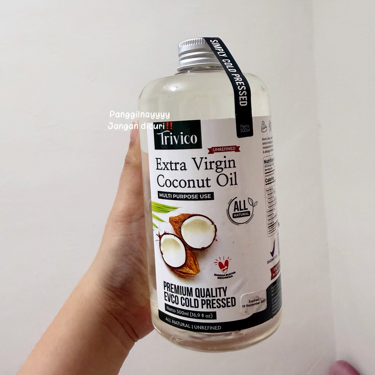 panggilnayyyy's tweet photo. FOR REAL.. pentingnya menjaga kesehatan gigi dan mulut 🫵 dental floss untuk sela-sela gigi, kumur-kumur pakai coconut oil, water flosser berasa scalling rumahan 💯 https://t.co/59d5CmkMJW