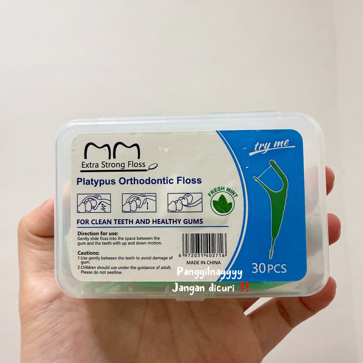 panggilnayyyy's tweet photo. FOR REAL.. pentingnya menjaga kesehatan gigi dan mulut 🫵 dental floss untuk sela-sela gigi, kumur-kumur pakai coconut oil, water flosser berasa scalling rumahan 💯 https://t.co/59d5CmkMJW