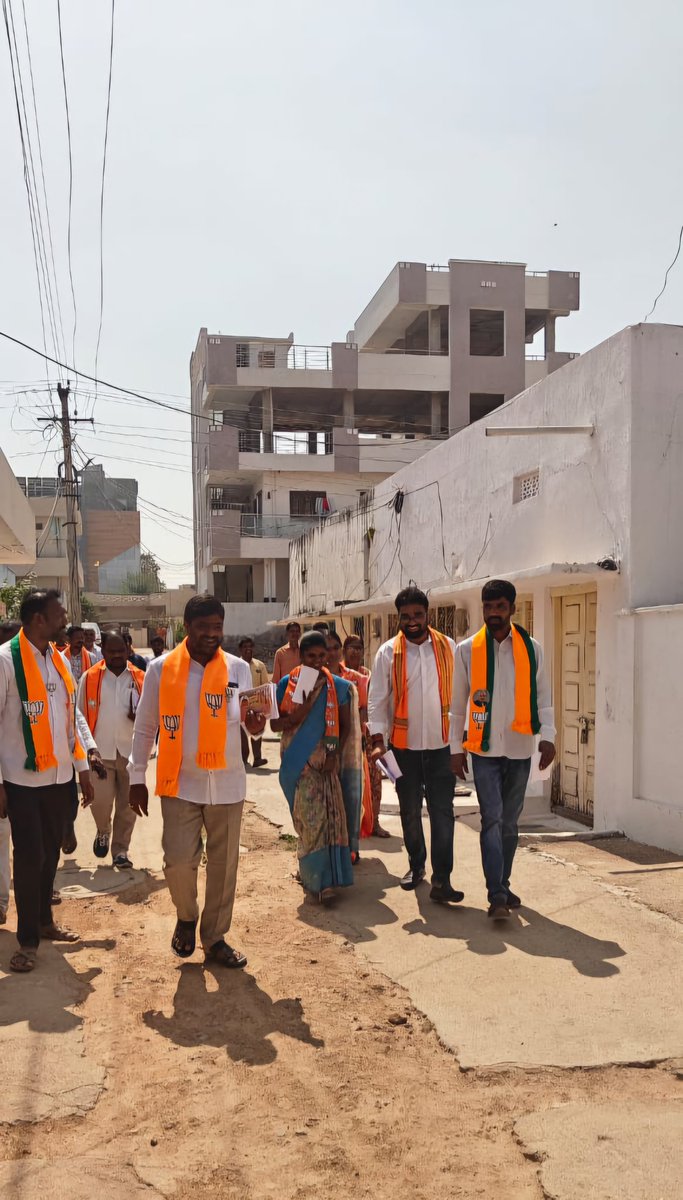 DPonugoti's tweet photo. #VoteforLotus
#SaveTelanganaVote4BJP 
మునిసిపల్ ఎన్నికలలో బీజేపీ కి ఓటు వేసి గెలిపించాలని ఇంటి ఇంటి ప్రచారం నిర్వహించడం జరిగింది. https://t.co/ePacnpujAi