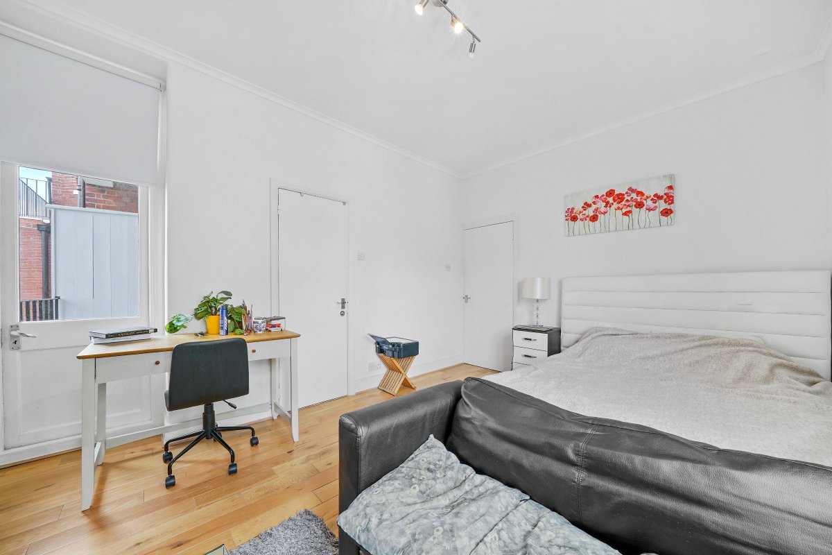 abbey_spring's tweet photo. Back on the market - 0 Bed Studio,  Abbey House, Abbey Road, London NW8, £1,750pcm. View details: https://t.co/B03p9lNY80 https://t.co/UGl7r15WnU