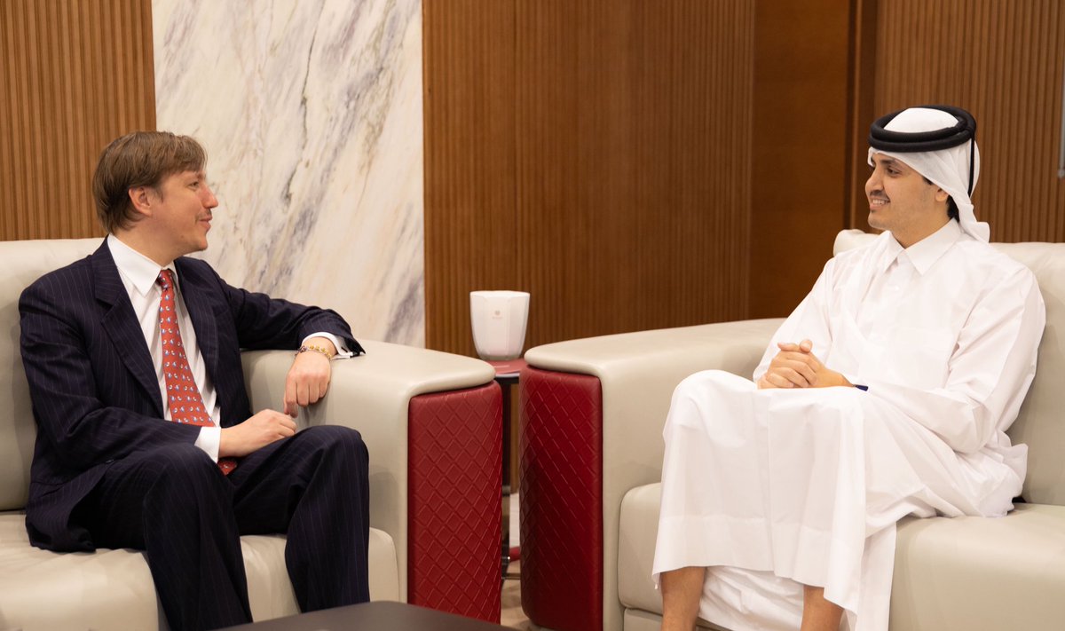 qatar_fund's tweet photo. اجتمع سعادة الشيخ ثاني بن حمد آل ثاني، رئيس مجلس إدارة صندوق قطر للتنمية، مع صاحب السمو الملكي الأمير لويس دوق لوكسمبورغ. وخلال الاجتماع، تمت مناقشة الأولويات المشتركة في مجالات التنمية المستدامة والشاملة، بما في ذلك الرياضة من أجل التنمية، والحلول التعليمية المبتكرة، والتمويل القائم على الأثر، إلى جانب موضوعات ذات اهتمام مشترك.