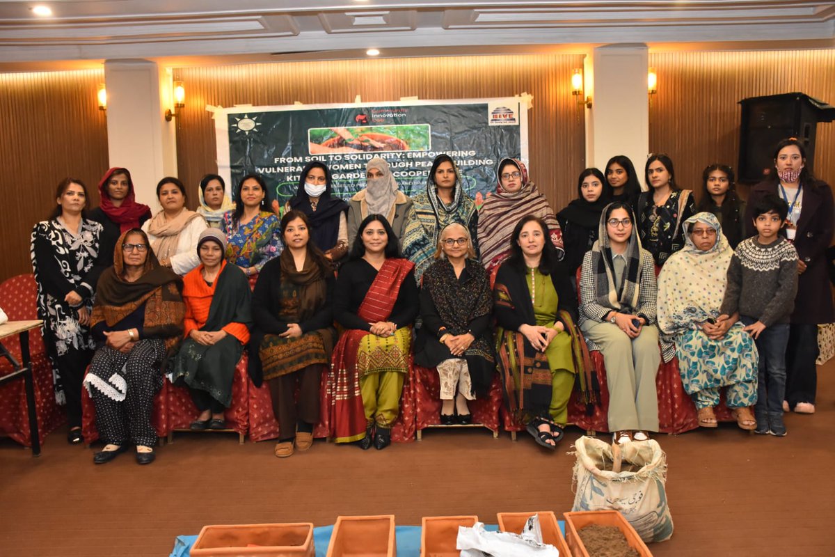 KiranSamuel's tweet photo. The kitchen gardening training was successfully conducted. WPTGF in collaboration with HIVE Pakistan distributed 25 Kitchen Gardening Kits among Christian and Muslim women. The aim of the project is to enhance peaceful coexistence among diverse religions through the  Cooperative. https://t.co/vIco0QQ40O