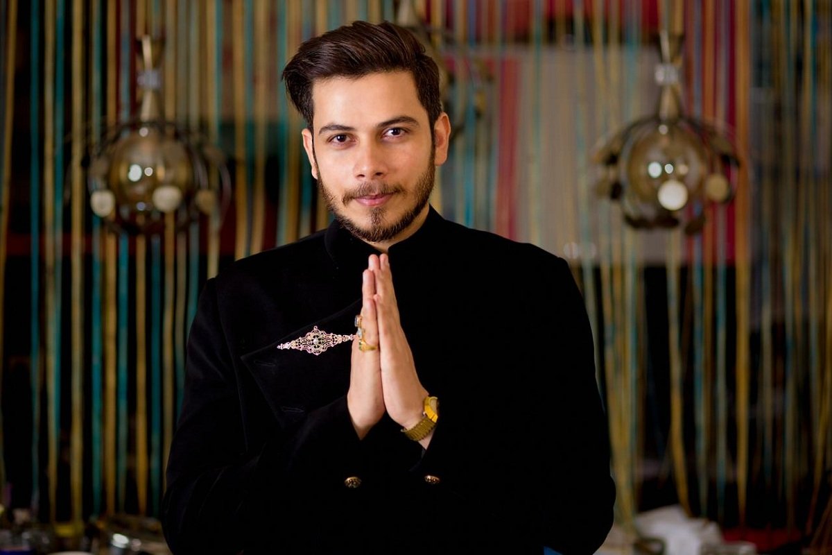 JaikyYadav16's tweet photo. फेमस Youtuber नीतीश राजपूत पर परीक्षाएं कराने वाली कंपनी ने ठोका केस।

SSC की परीक्षाओं को आयोजित कराने वाली कंपनी Eduquity Technologies Pvt. Ltd ने यूट्यूबर नीतीश राजपूत पर मानहानि का केस किया है।

उसने दिल्ली की एक अदालत में 2.5 करोड़ रुपये के मानहानि का केस करते हुए वीडियो को डिलीट करने की मांग की है।

नीतीश राजपूत ने अपने एक वीडियो में SSC की टेंडर प्रक्रिया और परीक्षा कराने वाले वेंडर पर सवाल उठाये थे।