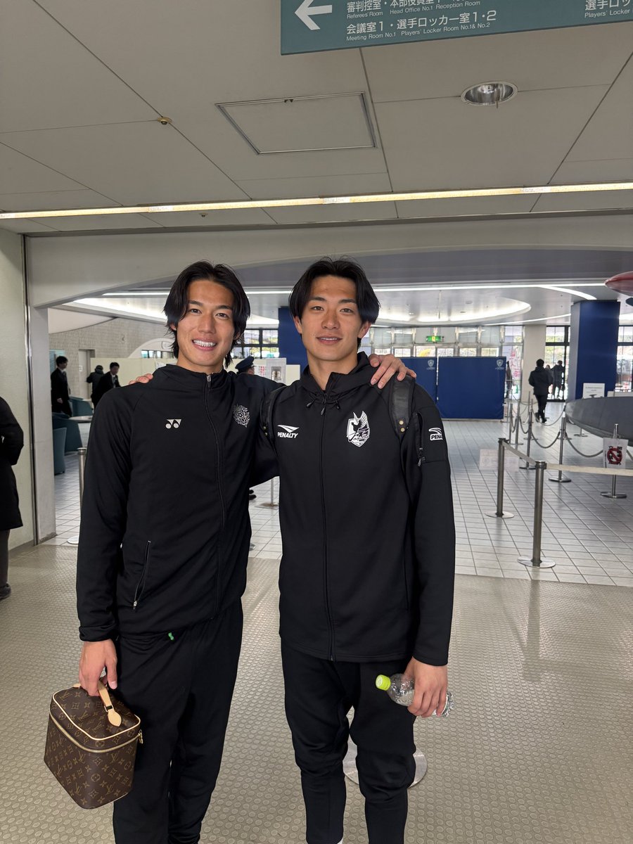 hiroshi6680's tweet photo. 開幕戦、J1デビュー戦。
ここから。
寒い中応援ありがとうございました！

#ファジアーノ岡山 https://t.co/CmtE0pWFOU