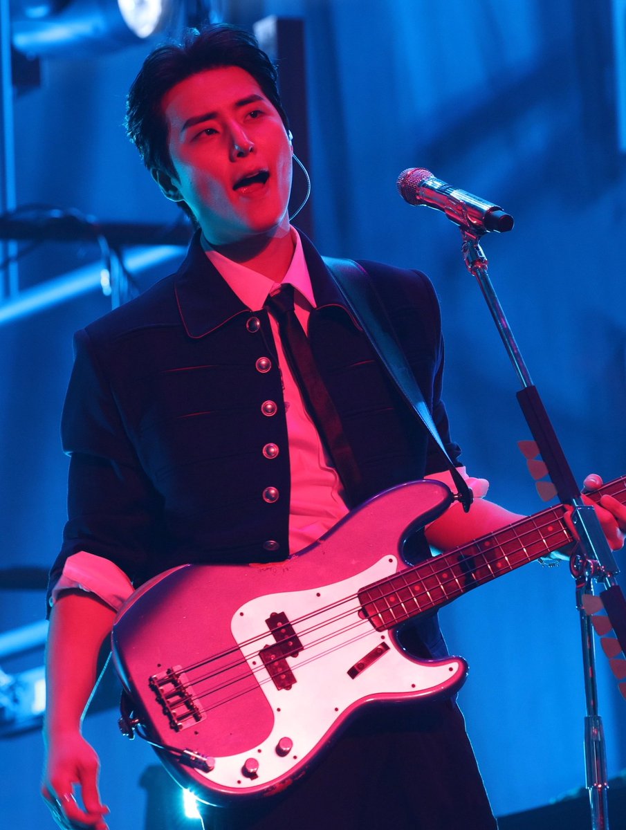 솔직히 어제 깐머여서 좀 슬펏는데 영상 보니까 잘생겨서 괜찮아졋음