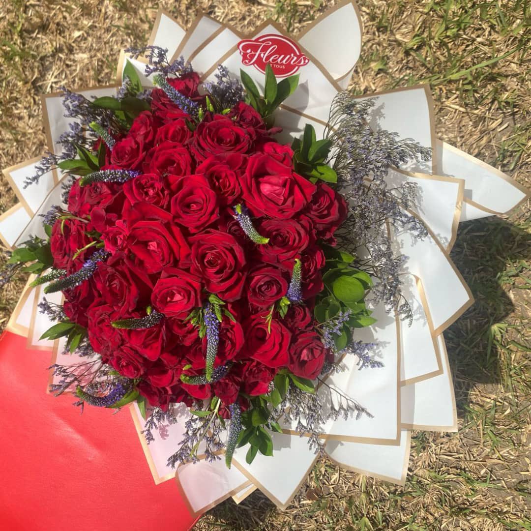 fleursettous's tweet photo. Whatever your plans are for the weekend let us make it even more special with a lovely bouquet or arrangement! DM or WhatsApp for any enquiries 🌹 https://t.co/2BoMdjaPvO