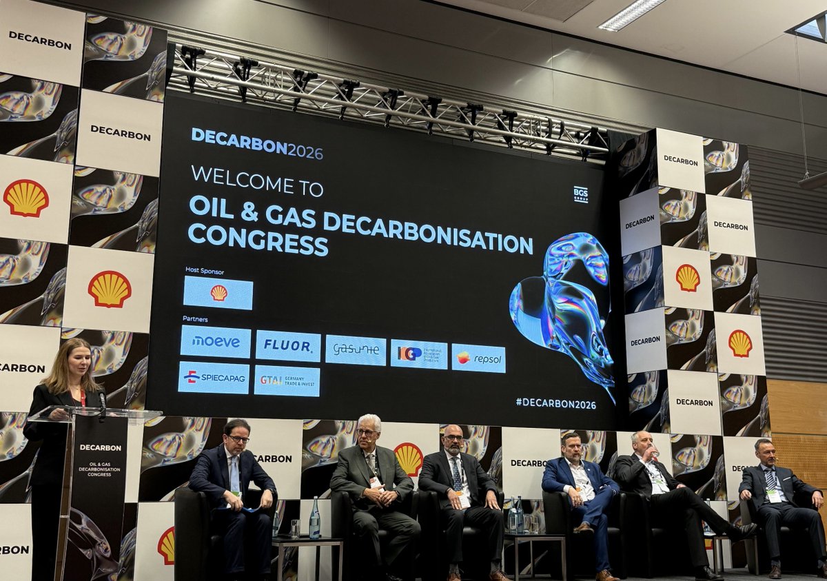 Biogest_Biogas's tweet photo. 🇦🇹 Greetings from Austria!
The DECARBON Congress in Vösendorf is in full swing – today with biogas expert Daniel Bauer, tomorrow with Martin Schlerka. A key meeting point to discuss innovative solutions for CO₂ reduction.
#BIOGEST #Decarbon #biogas #biomethane https://t.co/G4XhPuYQCC