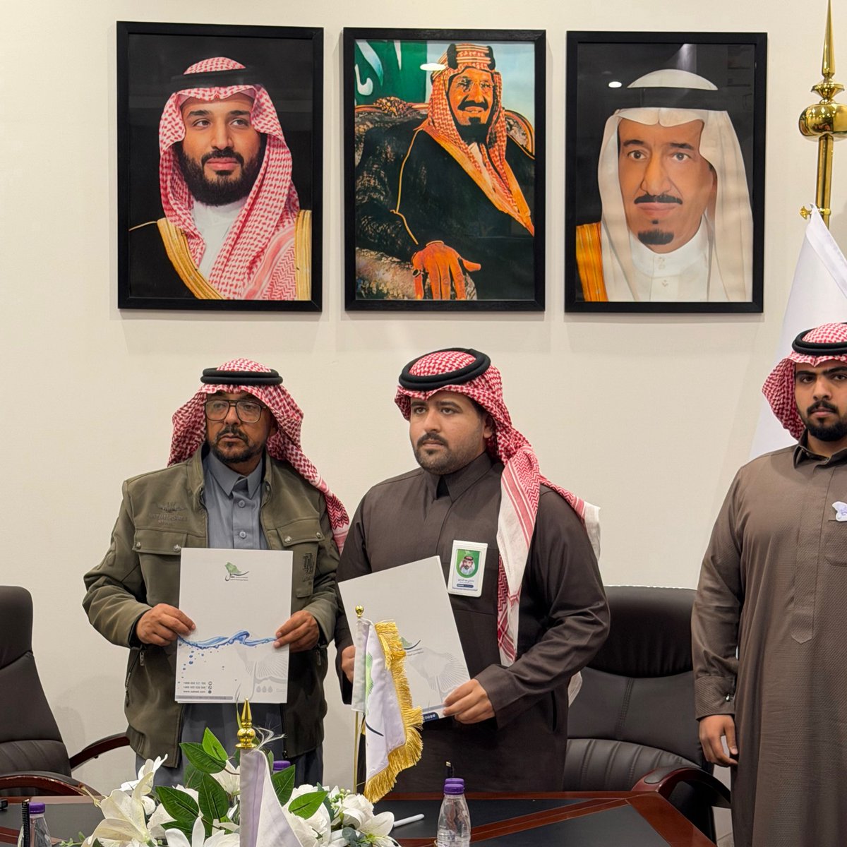 ✍🏻| توقيع شراكة 

وقّعت #جمعية_سبيل شراكة مجتمعية مع جمعية الخدمات الإنسانية ببدايع الرويضات 
تهدف إلى تعزيز التعاون في تقديم خدمات المياه وتحسين جودة الحياة للأسر المستفيدة🌱💧

<a href="/sabeelhail/">جمعية سبيل لسقيا المياه الأهلية</a> 
<a href="/b_rowidat2024/">جمعية الخدمات الإنسانية ببدائع الرويضات</a>