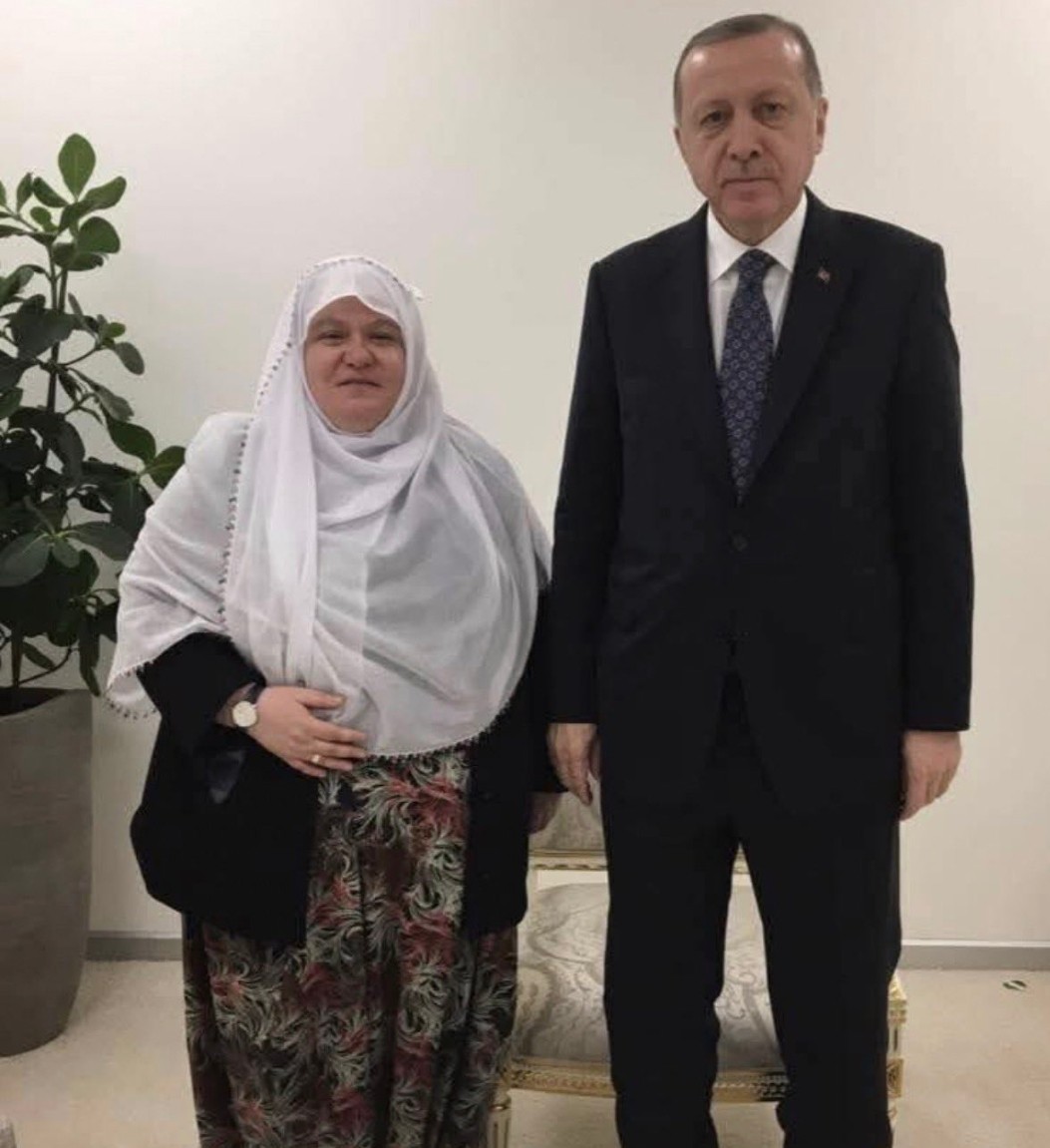 sarseven's tweet photo. Başörtülü kadına seçme seçilme hakkını Recep Tayyip Erdoğan verdi.
Ayrımcılığa Recep Tayyip Erdoğan son verdi. https://t.co/RZFrccT2yN