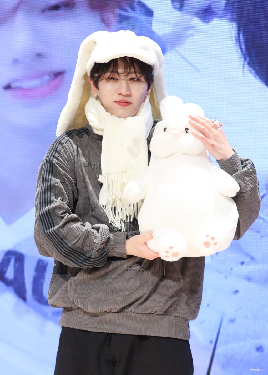 포리 tweet media