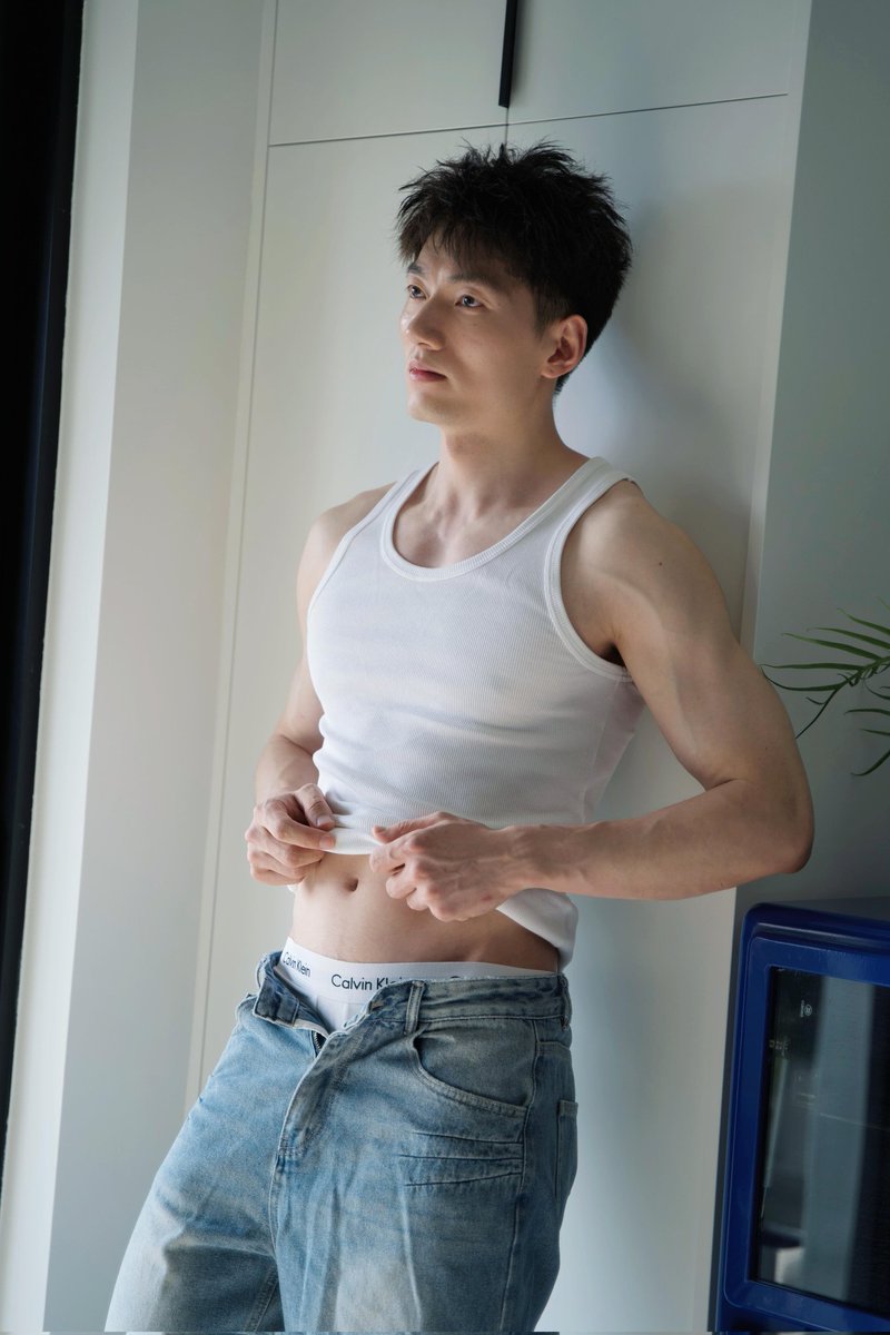 wangke586's tweet photo. 身材如此曼妙
＃男生约拍 ＃男大生约拍 ＃昆明私房 https://t.co/LcaJbMBnST