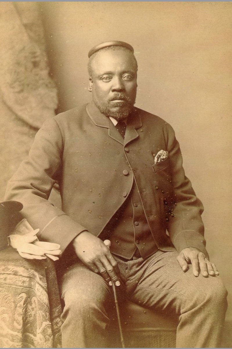ZuluSweG's tweet photo. ZULU MEN:

1. Umnomzane igama elasuselwa egameni “ukunomuza” umnomzane umuntu wesilisa ozele izinsizwa esezifike esigabeni sobudoda, eseziganiwe zamakhela umuzi/imizi, uma esuke eyihambele leyo mizi eyobona isizukulwane sakhe kuthiwa uyanumuza or ukunumuza lokho akaboni nje kuphela kodwa uyabonisa emadodaneni akhe angamadoda. 

2. Ixhegu umuntu wesilisa osekhulile kakhulu ngeminyaka e.g uMntwana wakwaPhindangene ubesiyiXhegu, igama ixhegu lasuselwa esenzweni uma umuntu esekhulile akube kusavuma ukuthi ame aqonde kepha uyagoba abheke phansi even noma ehamba uhamba ebheke phansi yikhokhe ukuxheguza lokho. 

3. Ikhehla umuntu wesilisa osekhehlile wakhehla ingoduswa yakhe, umake umuntu wesilisa ekhehla umuntu wesifazana uyaye ecolwe ungiyane ekhanda okuba inkomba leyo yokuthi usekhehlile lo bese kuthi imgoduswa yona ithungwe inhloko ekhanda layo okuba inkomba yokuthi useyingoduswa lo. 

4. Indoda umuntu wesilisa osuke esephelelisile e.g walobola, wembesa ekhweni, wakhehla, wagidisa waba nesigcawu indodake leyo. 

5. Umkhapheyana umfanyana lo osuke esalusa iy’mbuzi. 

6. Umfana umuntu wesilisa osuke eselusa iy’nkomo esephumile ebukhapheyaneni. 

7. Ibhungu umuntu wesilisa osuke esethombise ubonakala ngokuthi useqala ukulandela amantombazana eseshela ibhunguke lelo. 

8. Insizwa umuntu wesilisa osuke esezibambe zonke iy’gaba zobunomzane e.g in our lifetime singabekisa ngeNyosi yeSilo ubabu Mdletshe or uMntwana uVanana iy’neizwake lezo. THE END