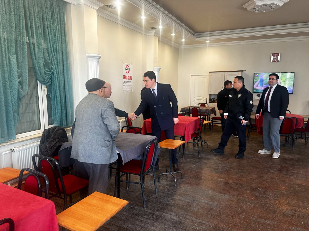 4207 sayılı tütün ürünlerinin zararlarının önlenmesi ve kontrolü kanunu ve 9 Şubat Dünya Sigarayı Bırakma Günü kapsamında;Kaymakamımız Sn.Muhammed Furkan Tuna,İlçe Emniyet Amiri Abdulkadir Sosar ve TSM Başkanı Dr.Muhammet Enes Kurt ilçe merkezindeki kafe ve kahvehaneleri ziyaret