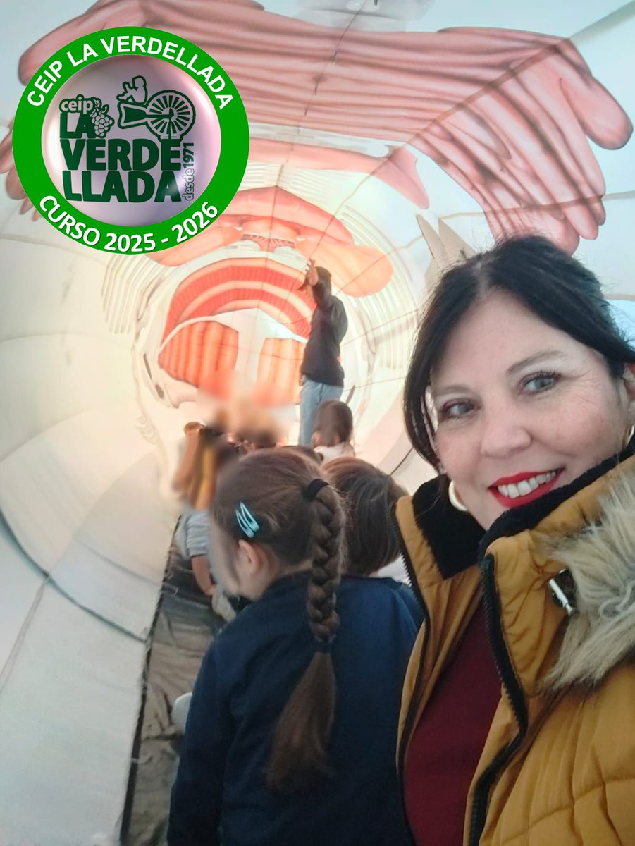 CeipVerdellada's tweet photo. EL ALUMNADO JUNTO CON LOS CETÁCEOS DE LA MACARONESIA. Actividad una exposición creada por la Fundación Loro Parque. 
#ceiplaverdellada #ceiplaverdelladaTUCOLEGIO
#ceiplaverdelladaTODOSSOMOSUNO
@PresiCan @EducacionGobC 
@aytolalaguna_es @FundacionCBC
https://t.co/40ZmfYTOov https://t.co/aY7oaKjou0