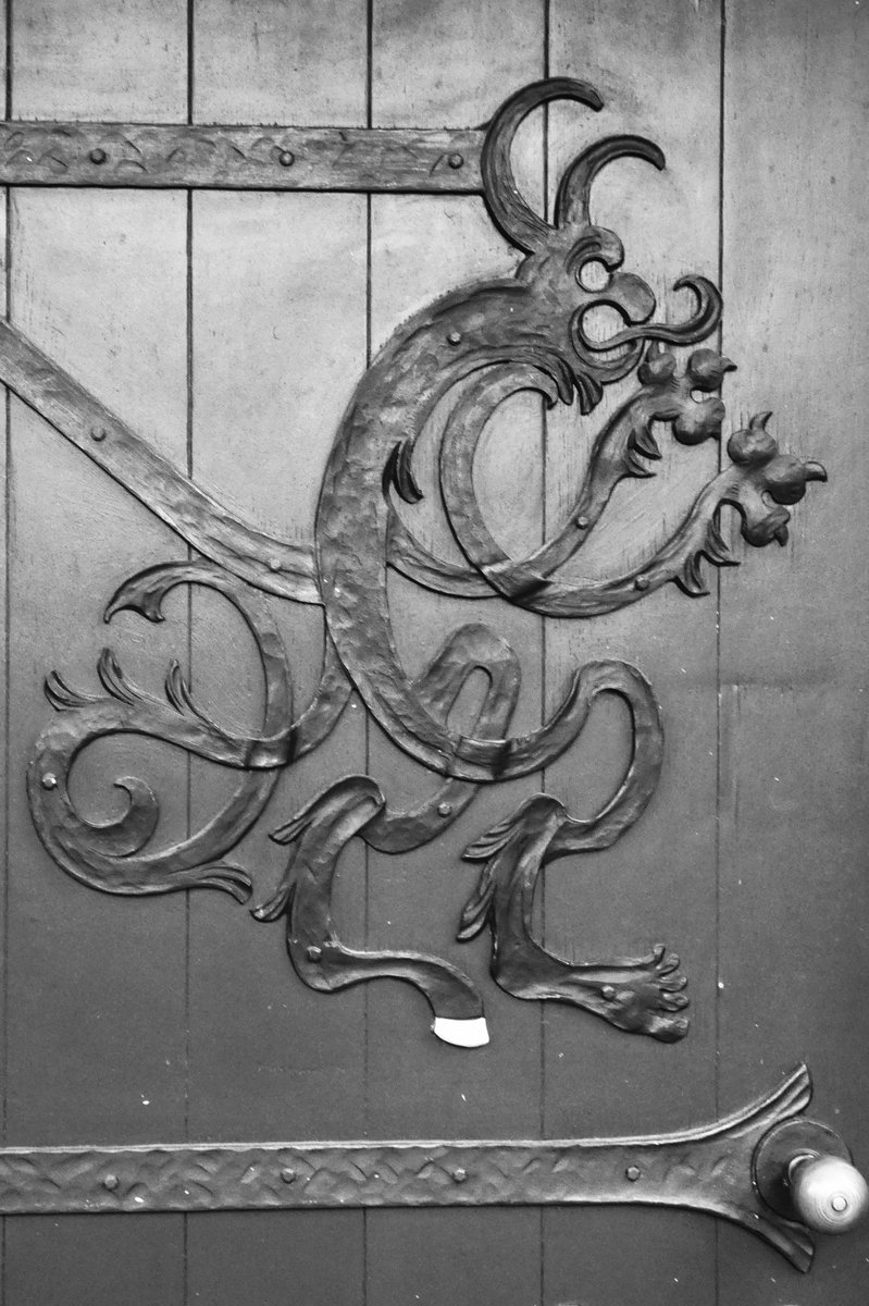Sitehutseamstr1's tweet photo. Seen on my walk in Munich.
#flaneur #wildman #greenman #notallwhowanderarelost #munich #münchen #germany #deutschland #beautifulgermany #schönesdeutschland #monochrome #blackandwhitephotography #teufel #devil #oldnick https://t.co/YOx9wA2P0Z