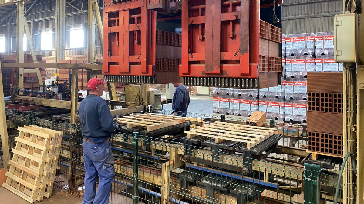 🏭 La calidad de un material empieza en cómo se fabrica.

En Cerámica Campo apostamos por procesos industriales controlados para garantizar materiales fiables y consistentes para la edificación y la obra civil.

🔗 ceramicacampo.es

#CerámicaCampo #Industria #Construcción