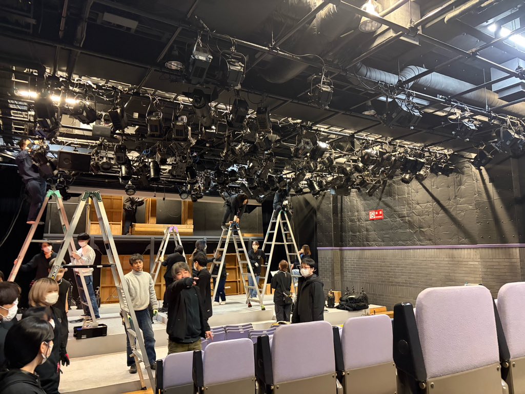shobiseiyugakka's tweet photo. 卒業公演仕込み
いよいよ小屋入りしてます
#尚美ミュージックカレッジ専門学校
#声優
#俳優
#卒業公演
#TACCS1179
当日券もあります!!是非お越しください! https://t.co/DJWvbRlfqI