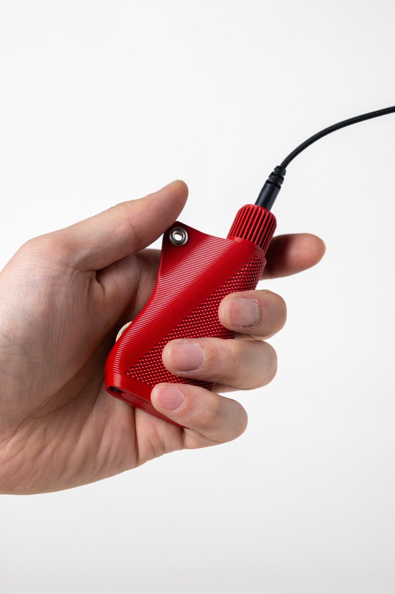 新工芸舎 tweet media