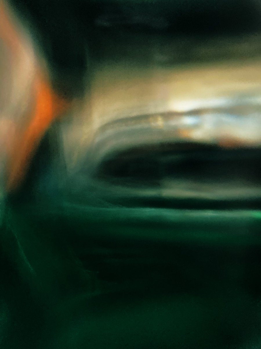 2026/2/9(月)

今夜も盛大に(ひっそりと)オープンしました。

今夜のお菓子は、ショコラバスクチーズケーキ。苦味と甘味、クリームチーズの酸味。全てを一度にどうぞ。

チョコチップバナナマフィンも少量あります。

今夜も愉快なお酒と共にお待ちしております。