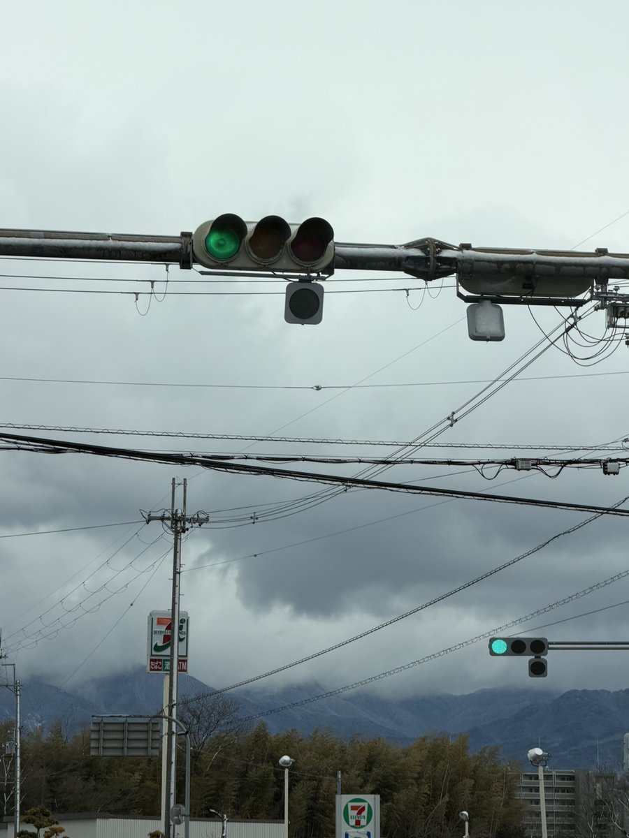 友人が見つけた樹脂灯器に低コストの矢印のやつ