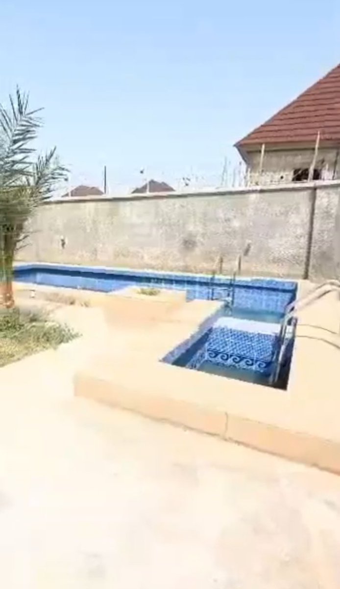 aproglobal's tweet photo. Newly built fully detached 5 bedroom duplex for rent with 3 sitting rooms and 2 BQs.

Features:
Swimming pool
CCTV camera
Aquarium feature fountain
Electric fence
Remote control gate
Security gate. 
Gem Area 
Green Area
Fish pond
Ac.

Rent : 20m per year
07063822217 https://t.co/4Pc89ZKCs6