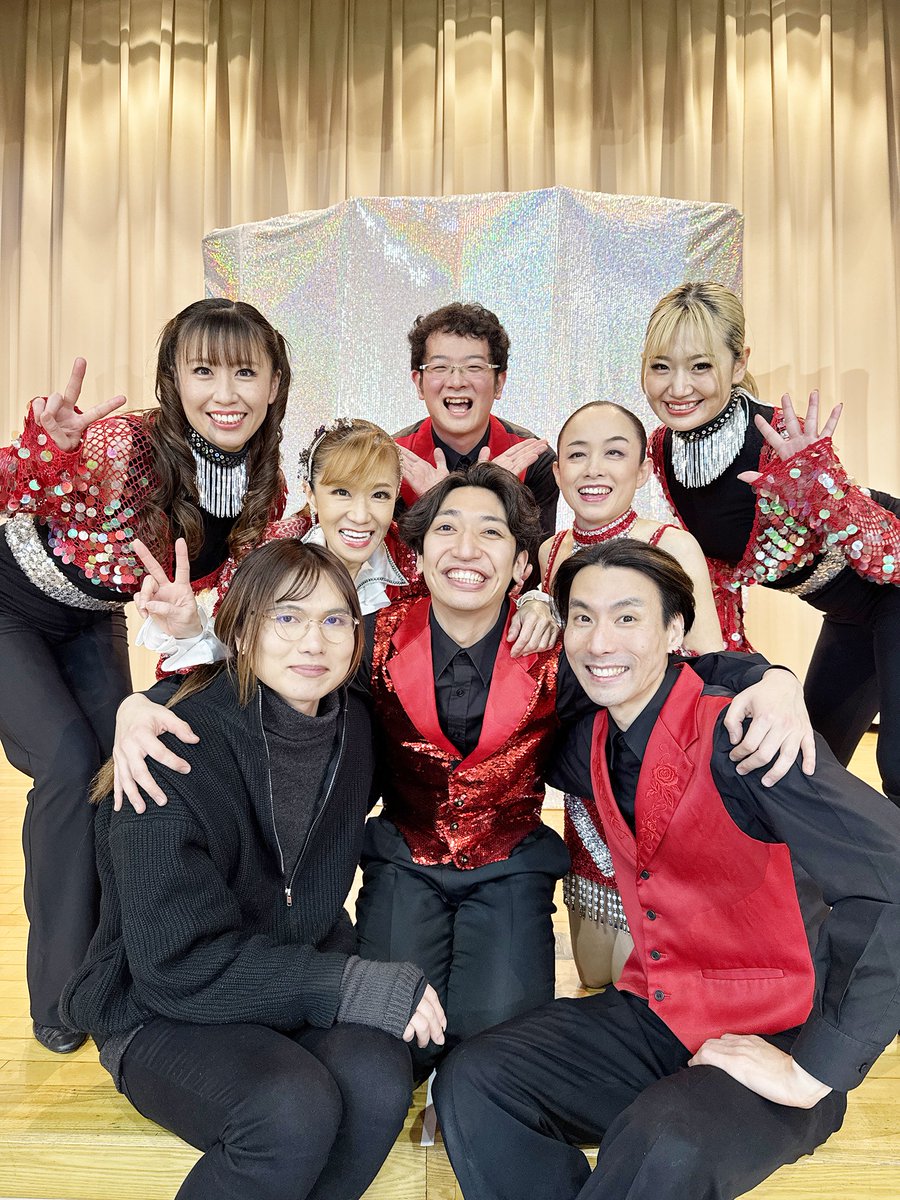 himawaryo's tweet photo. 雪積もる中昨日まで2日間のリハーサルを終え、
今日は早朝から小学校でのショーでした。
稽古場に泊まり込むことが増え、それがまた心地よく、もはや我が家の場所も忘れてしまいそうです。
大学の大先輩と出会ったり、本当に心強く心地よく、最高の環境で挑戦を続けられています。感謝を表現に変えて。 https://t.co/BlI214gDRD
